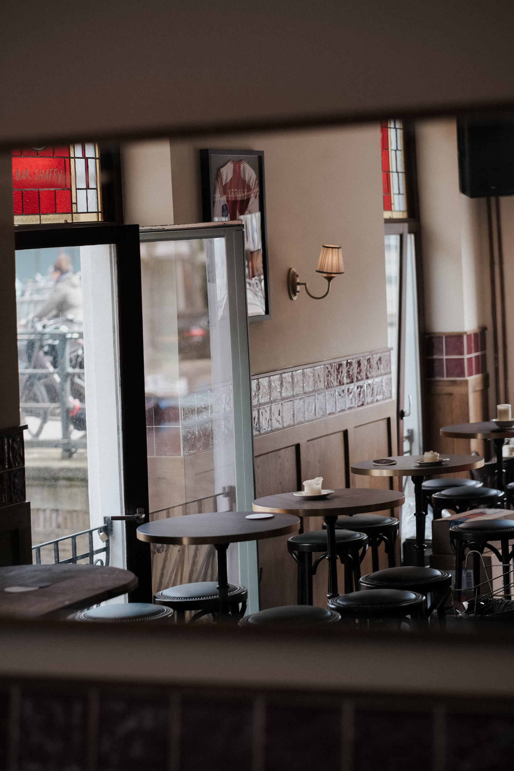 Bar Shaffy interior — FFLIP-IT