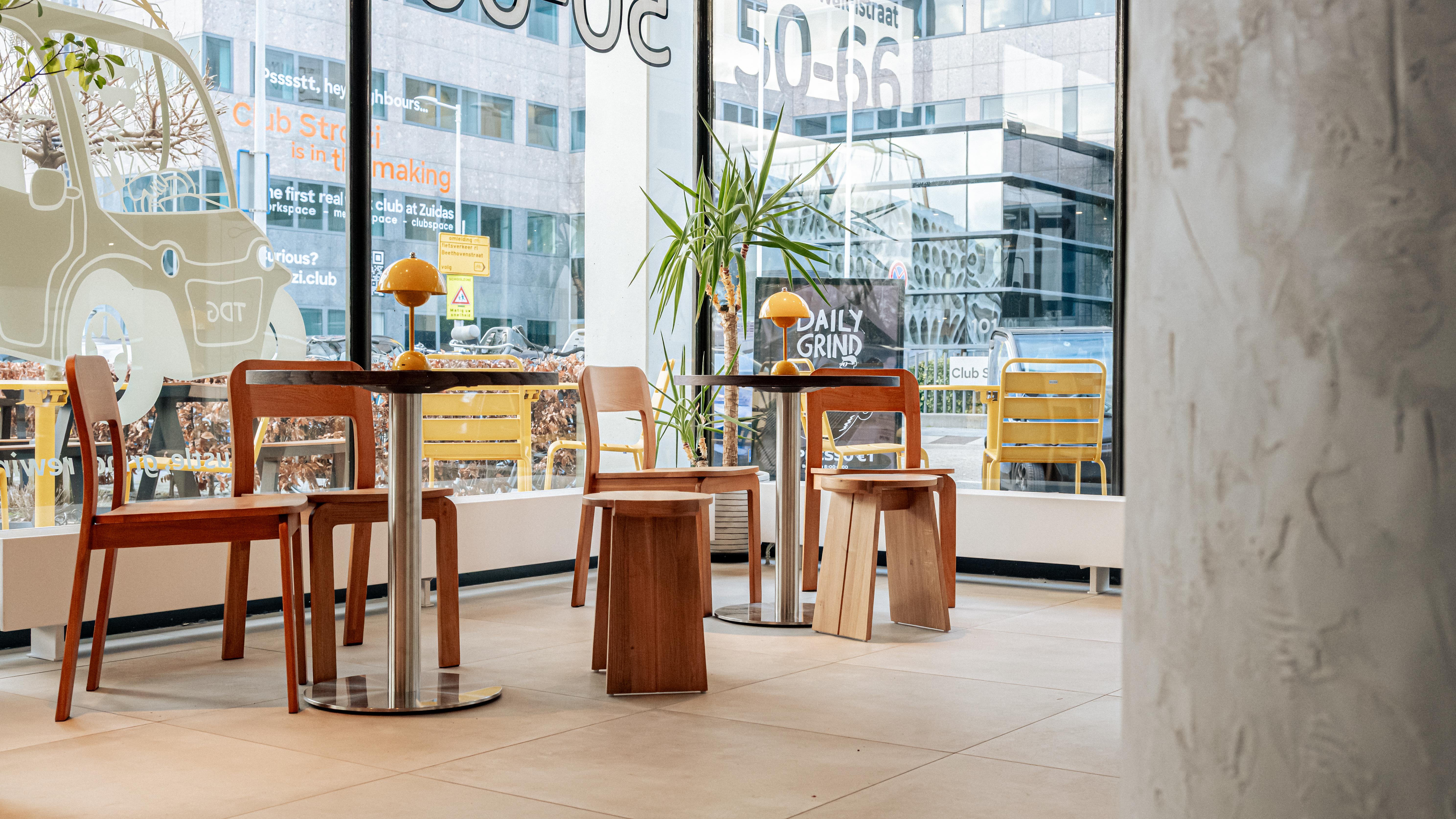 The Daily Grind interior